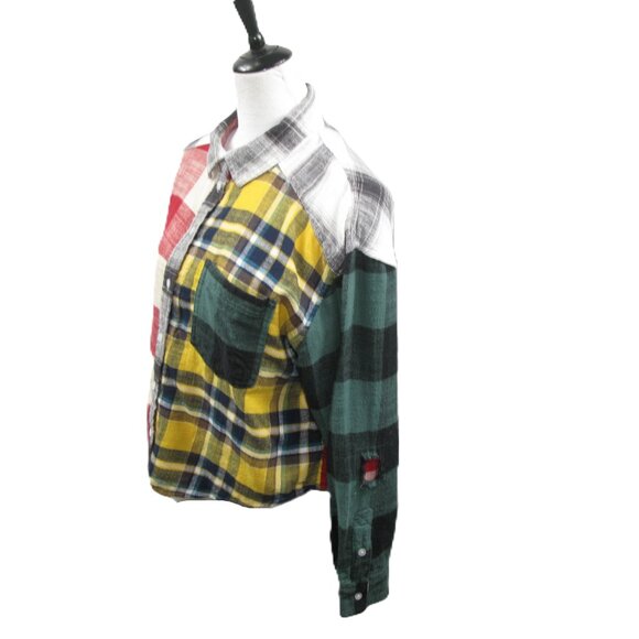 American Eagle Color Block Cropped Button Front Flannel Top Size Medium - Picture 3 of 7